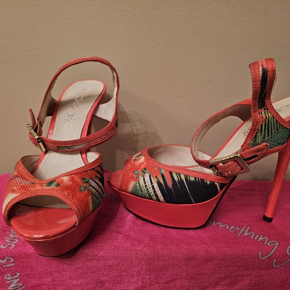 Aldo Tropical Print Platform Stillettos - Picture 2 of 4